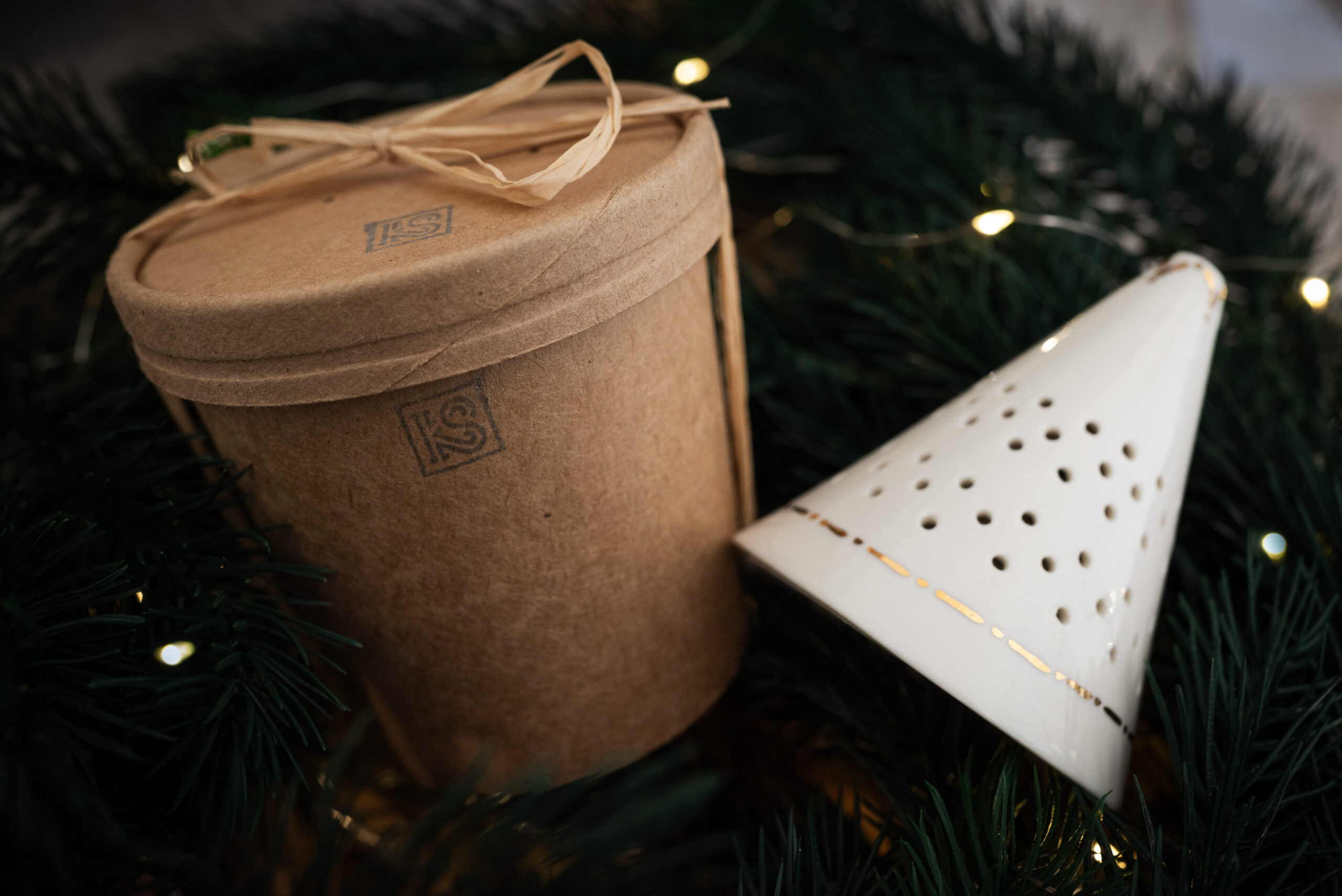 DSC_5816Keszthelyi Sára, porcelán karácsnyfadísz Keszthelyi Sára, porcelán karácsnyfadísz